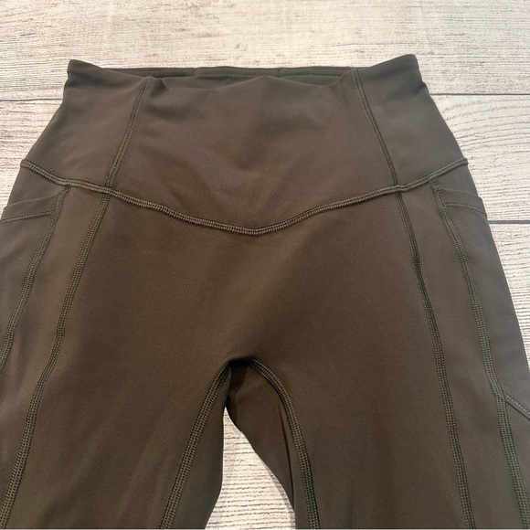 🍋Women’s Lululemon All The Right Places 23” Crop size 4🍋 - Picture 9 of 11